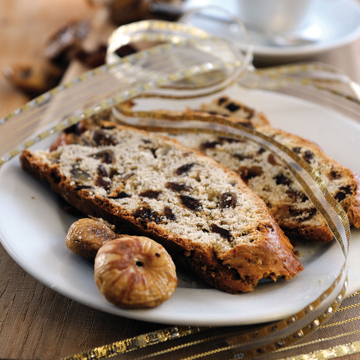 Valtellina fruit cake (bisciola della Valtellina)