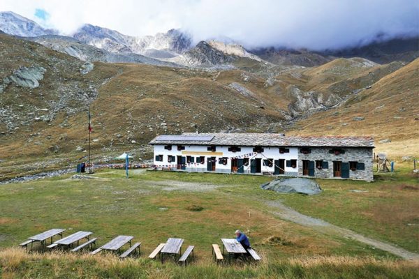 Rifugio Vittorio Sella king's hunting lodge