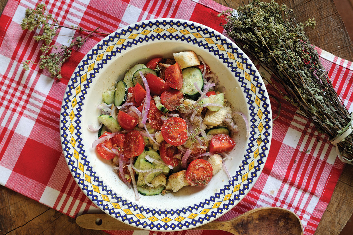 Cialledda recipe: Pugliese tomato and bread salad