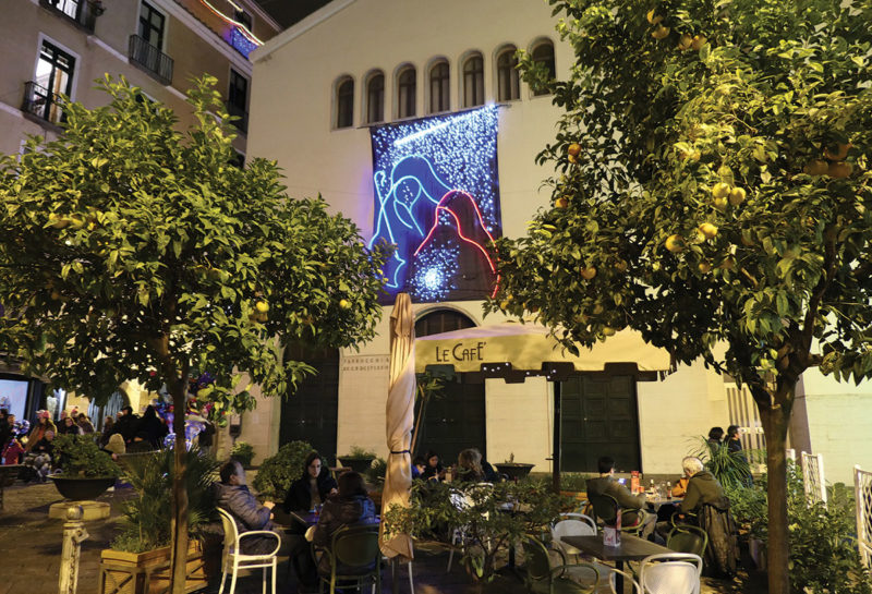 outdoor café in front of the Chiesa della Santissima Crocifisso