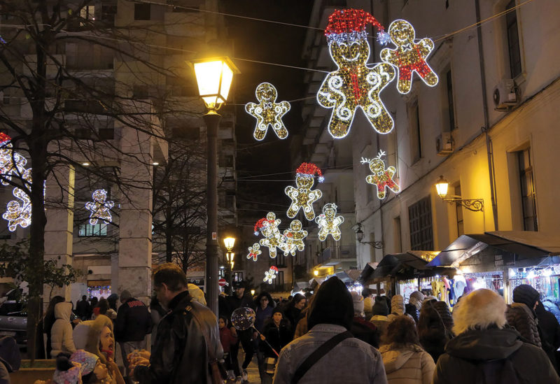 small Christmas Mercatino in Piazza San Agostino