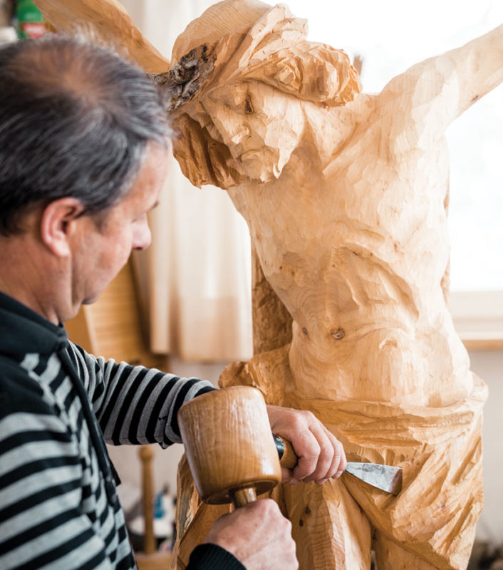 Woodcarver in Val Gardena